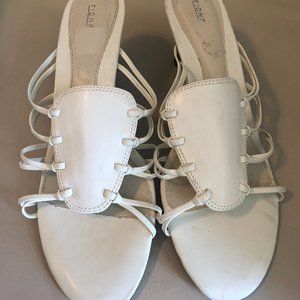 Finoi white sandals Size 8